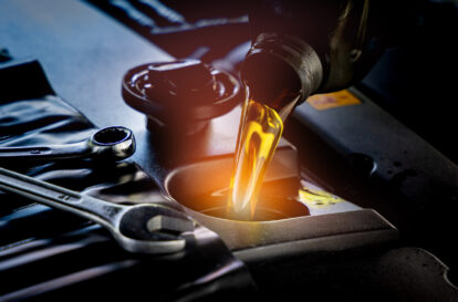Fill in high-quality engine oil